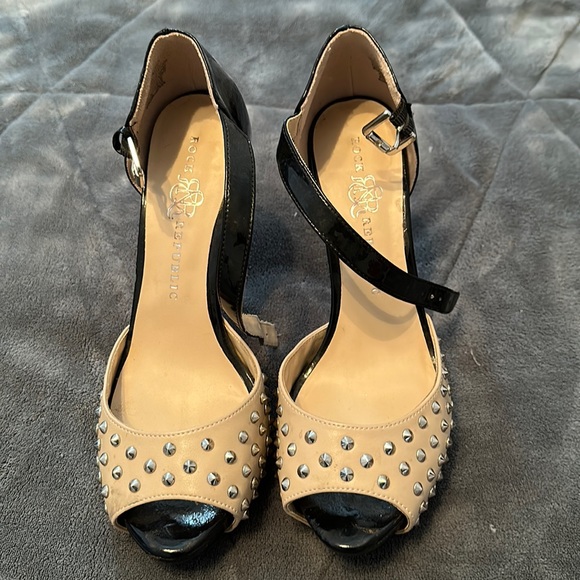 Rock & Republic spike heels - Picture 1 of 6